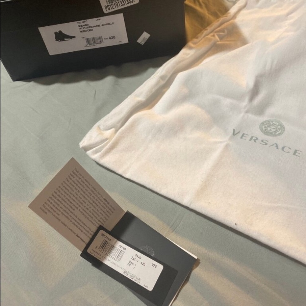 Brand new limited versace shoes - Picture 6 of 6
